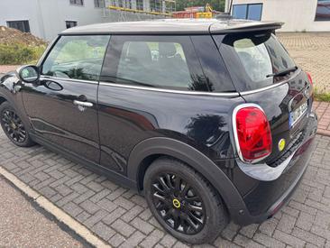 Mini 3 Portes Classic Cooper SE — photo 21