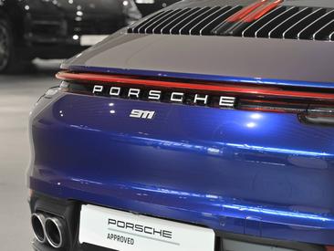 Porsche 992 I Carrera 4S Cabriolet — photo 9