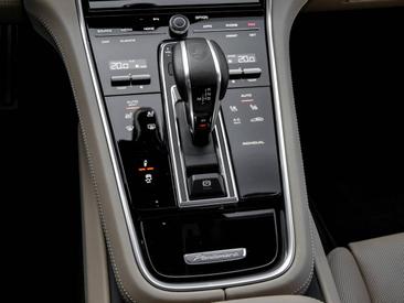 Porsche Panamera II ph2 Turbo S E-Hybrid — photo 17