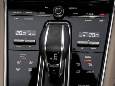 Porsche Panamera II ph2 Turbo S E-Hybrid — photo 22