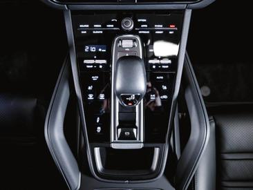 Porsche Cayenne III Coupé — photo 20