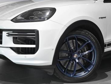 Porsche Cayenne III Turbo E-Hybrid — photo 6
