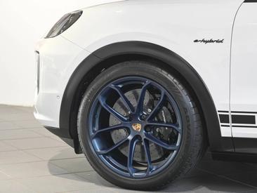 Porsche Cayenne III Turbo E-Hybrid — photo 10