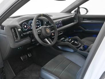 Porsche Cayenne III Turbo E-Hybrid — photo 11