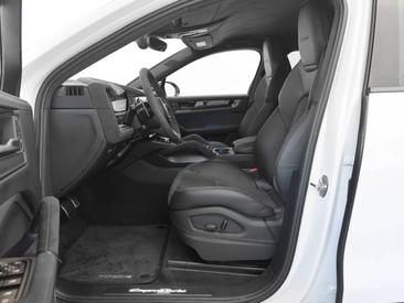 Porsche Cayenne III Turbo E-Hybrid — photo 12