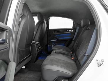Porsche Cayenne III Turbo E-Hybrid — photo 22