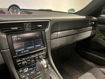 Porsche 991 I Carrera 4 GTS Cabriolet — photo 16