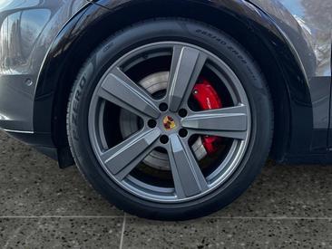 Porsche Cayenne III GTS — photo 8