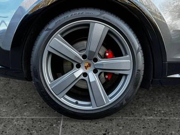 Porsche Cayenne III GTS — photo 10