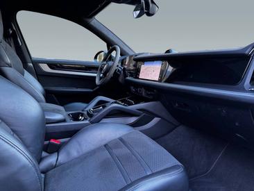 Porsche Cayenne III GTS — photo 19