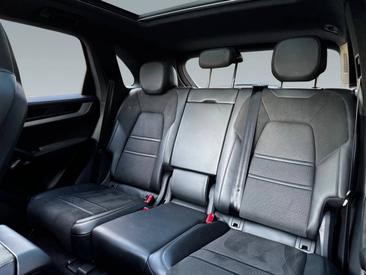 Porsche Cayenne III GTS — photo 20