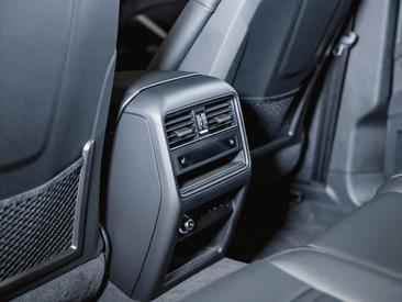 Porsche Cayenne III GTS — photo 43