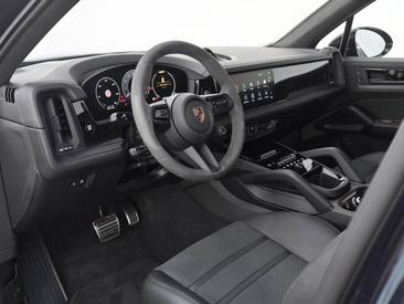 Porsche Cayenne III GTS — photo 11