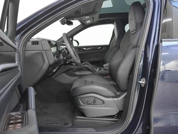 Porsche Cayenne III GTS — photo 14