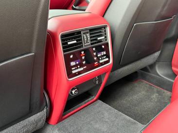 Porsche Cayenne III Coupé Platinum Edition — photo 26