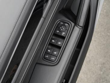 Porsche Cayenne III GTS Coupé — photo 10