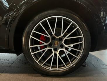 Porsche Cayenne III GTS — photo 7