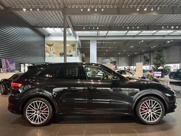 Porsche Cayenne III GTS — photo 9
