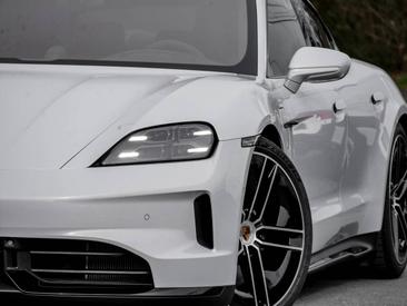 Porsche Taycan ph2 GTS — photo 8