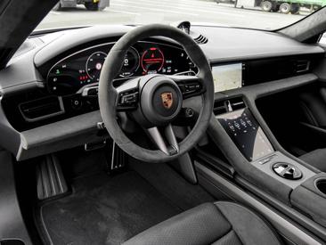 Porsche Taycan ph2 GTS — photo 11