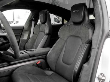 Porsche Taycan ph2 GTS — photo 12