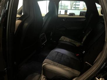 Porsche Cayenne III GTS — photo 21