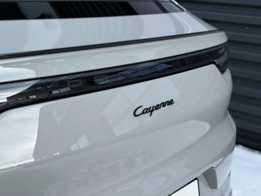 Porsche Cayenne III Coupé Platinum Edition — photo 46