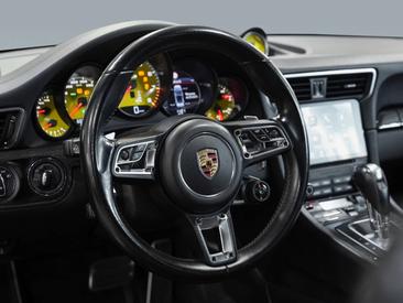 Porsche 991 II Turbo S Cabriolet — photo 15