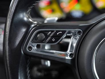 Porsche 991 II Turbo S Cabriolet — photo 28