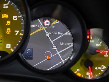 Porsche 991 II Turbo S Cabriolet — photo 31
