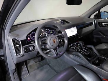Porsche Cayenne III E-Hybrid — photo 11