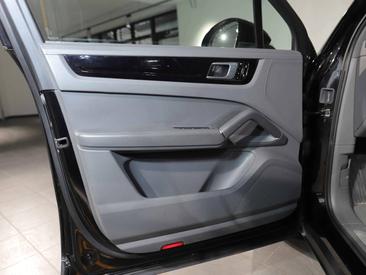 Porsche Cayenne III E-Hybrid — photo 16