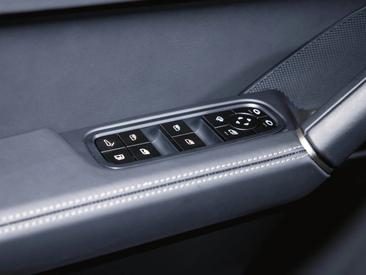 Porsche Cayenne III Turbo E-Hybrid — photo 25