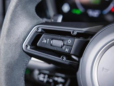 Porsche Cayenne III Turbo E-Hybrid — photo 32
