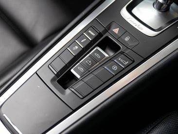 Porsche 991 I Turbo Cabriolet — photo 35