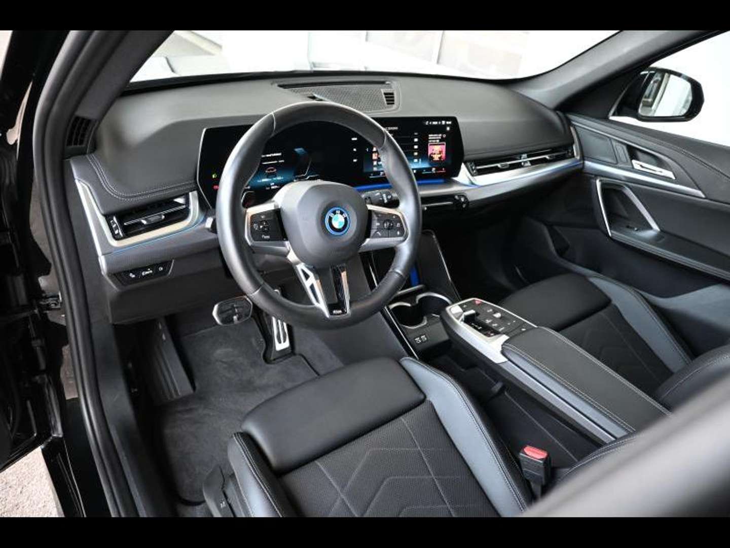 BMW IX1 M Sport Électrique - 2024 - Joinsteer - #5