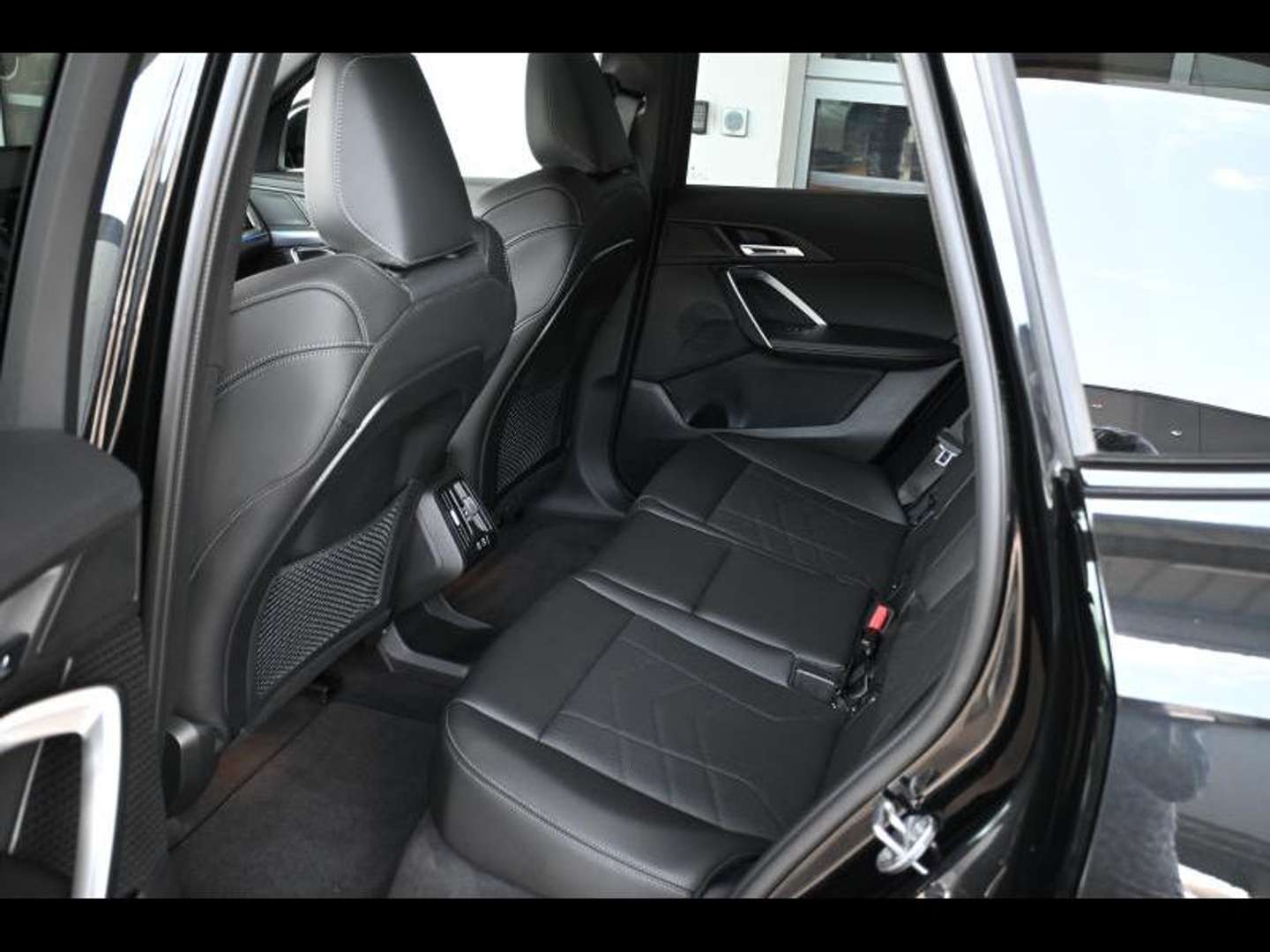 BMW IX1 M Sport Électrique - 2024 - Joinsteer - #11