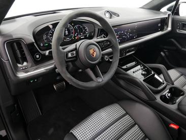 Porsche Cayenne III S Coupé — photo 12