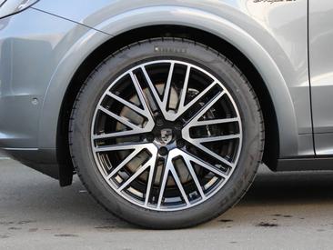 Porsche Cayenne III Turbo E-Hybrid — photo 7