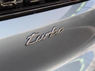 Porsche Cayenne III Turbo E-Hybrid — photo 10