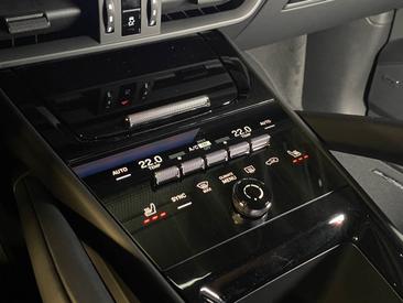Porsche Cayenne III GTS Coupé — photo 21