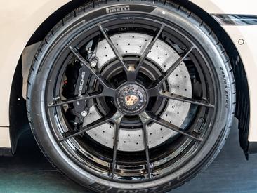 Porsche 992 II Carrera GTS — photo 10