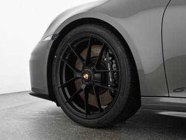 Porsche 992 II Carrera GTS — photo 9
