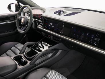Porsche Cayenne III S Coupé — photo 25