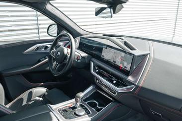 BMW XM — photo 11