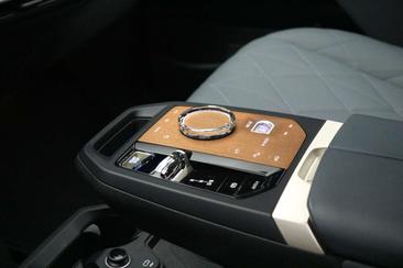 BMW IX M60 XDrive — photo 7