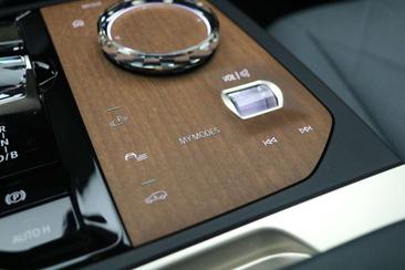 BMW IX M60 XDrive — photo 13