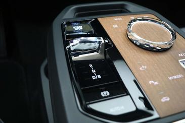 BMW IX M60 XDrive — photo 14