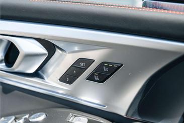 BMW XM — photo 19