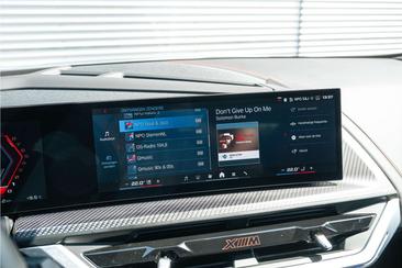 BMW XM — photo 26